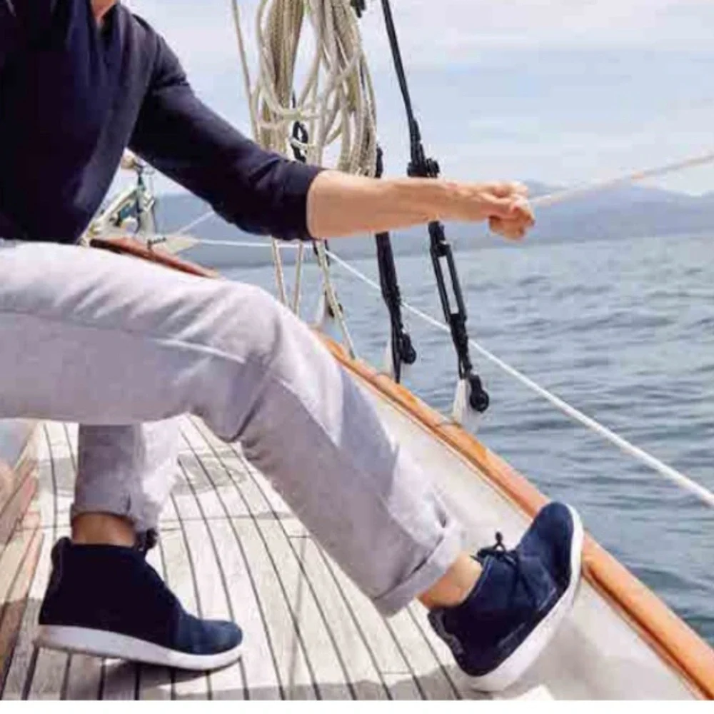UGG Treadlite by UGG Australia Collection Mens Rare  Sneaker Both Size 12